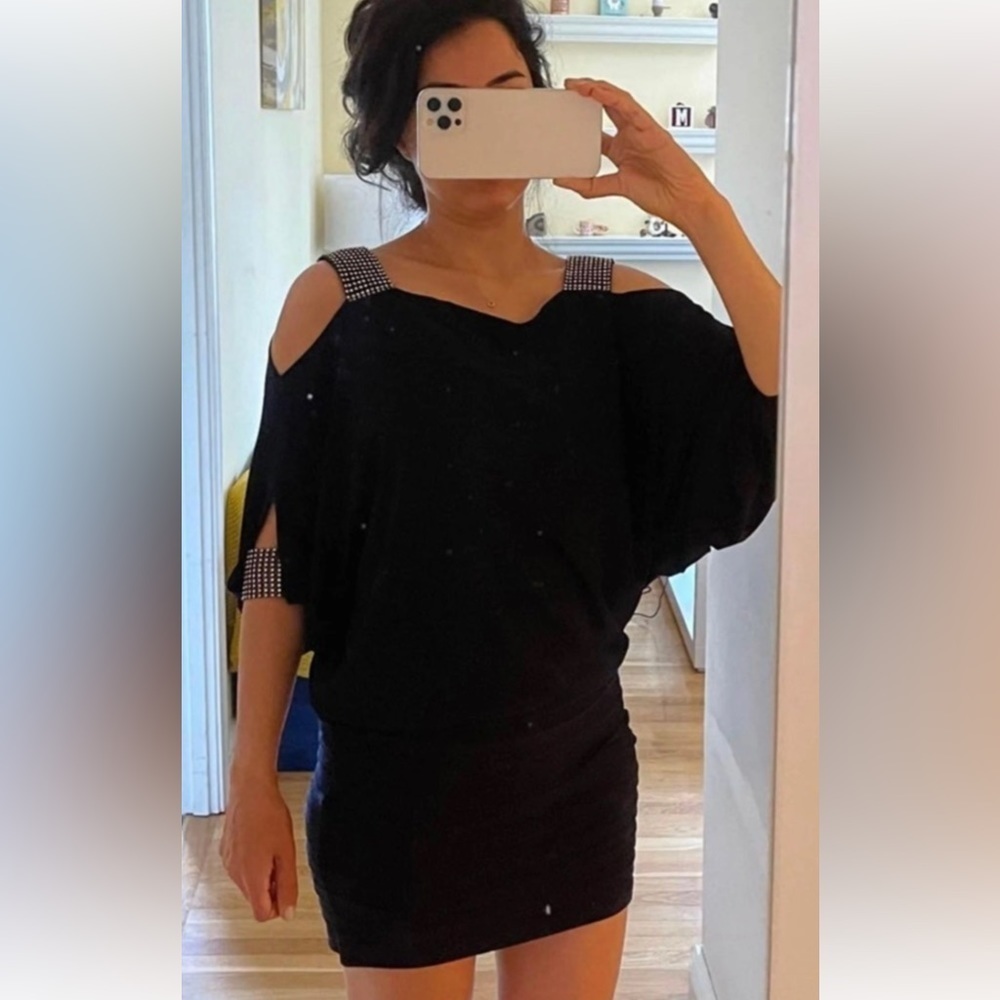 BETSY & Adam little black mini Dress 8 Open Shoulder Rhinestones​​​